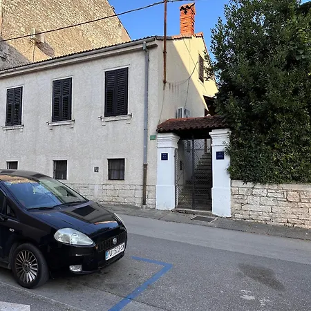 Lux In Downtown Apartman