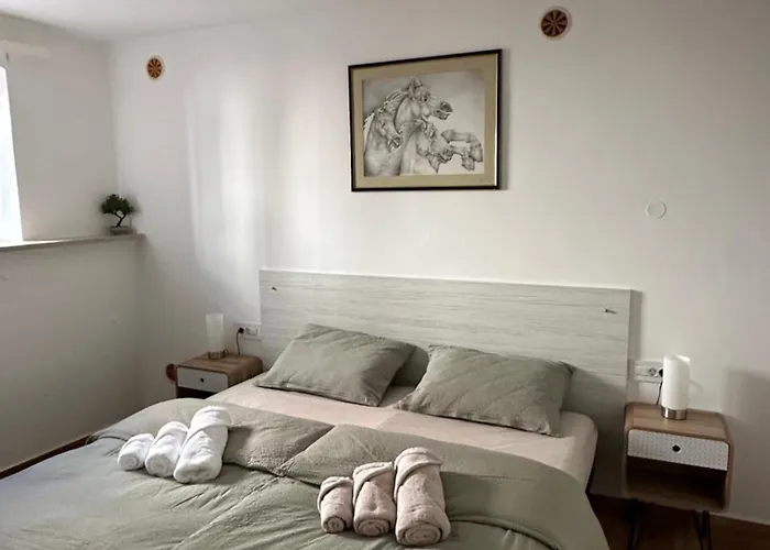 Lux In Downtown Apartman *
